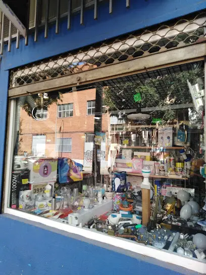 Foto 1 de Ferretería Mendoza, Madrid