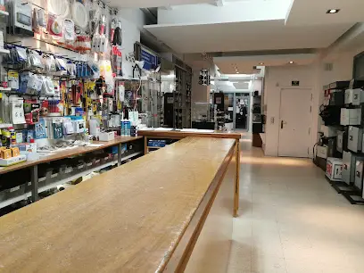 Foto 1 de Ferretería Ortiz, Madrid